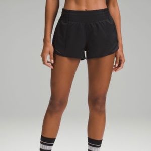 Lululemon Hotty Hot High-Rise 2.5”